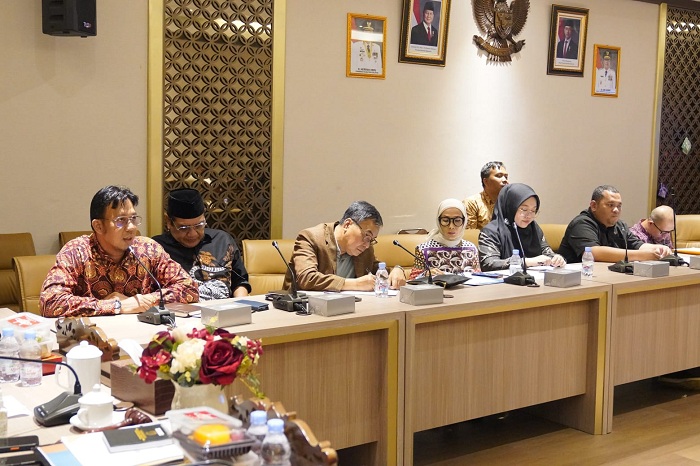 Rapat Kerja Komisi 1 DPRD Sumsel dengan Komisi Informasi Sumatera Selatan (2)