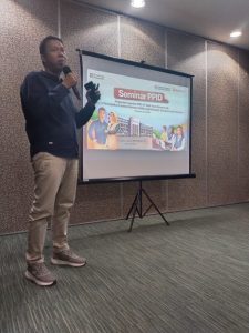 Narasumber:Ketua Komisi Informasi Sumsel Memberikan paparan