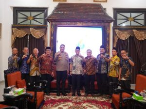 Fose Bersama Bupati Ogan Komering Ulu bersama Jajaran Komesioner KIP Sumsel