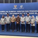 foto bersama Menteri Komdigi bersama Komesioner KI Pusat