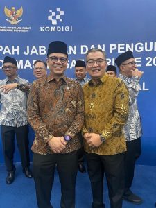 wakil ketua KIP Sumsel foto bersama Kip Pusat