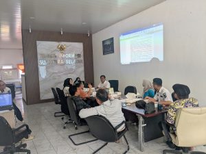 Plt.Ketua KIP pimpin rapat Penganurahan Badan publik di Sekretariat KIP Sumsel