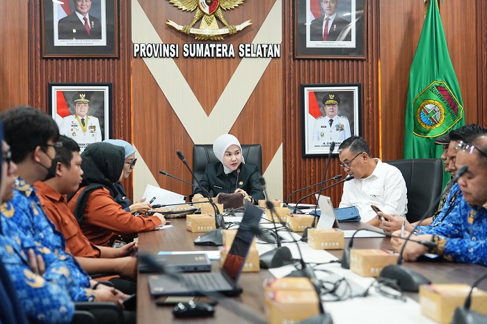 Kepala Dinas Kominfo Rika Efianti membuka rapat SAQ E-Monev Komisi Informasi Pusat tahun 2026